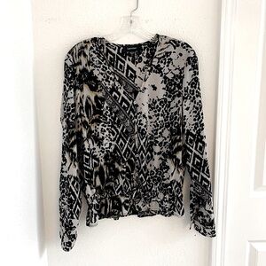 EUC Karen Kane Printed Ruffle Front Top